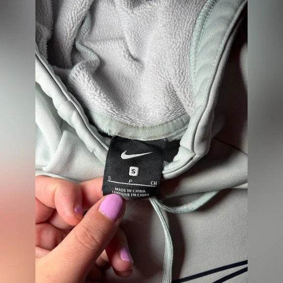 Nike Soft Gray Pullover Hoodie - Picture 8 of 13